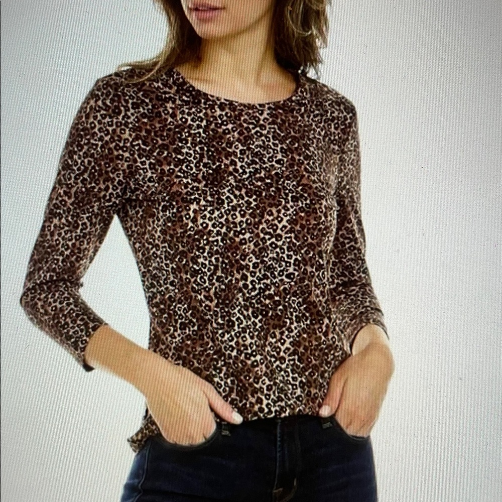 J McLaughlin animal print signature tee sz L